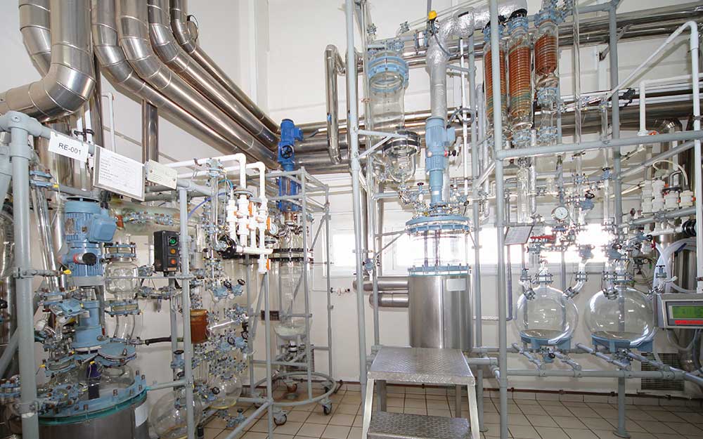 distillation column temperature control